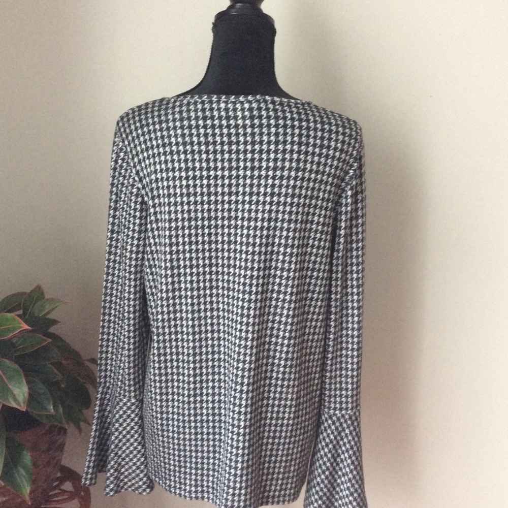 MICHAEL KORS Blouse. Black and White. Size Large - Picture 3 of 7
